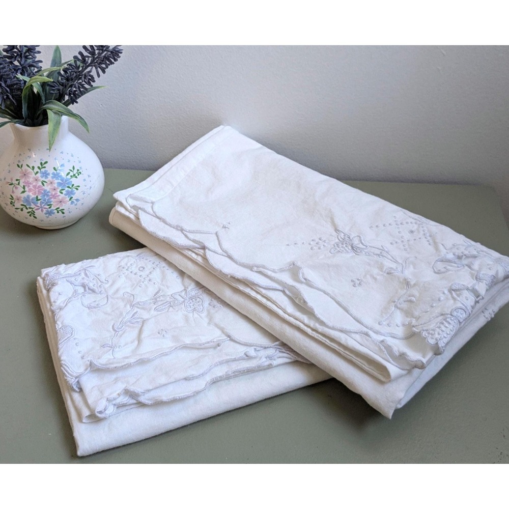 Pair of Vintage White Embroidered Pillowcases Scalloped Edge